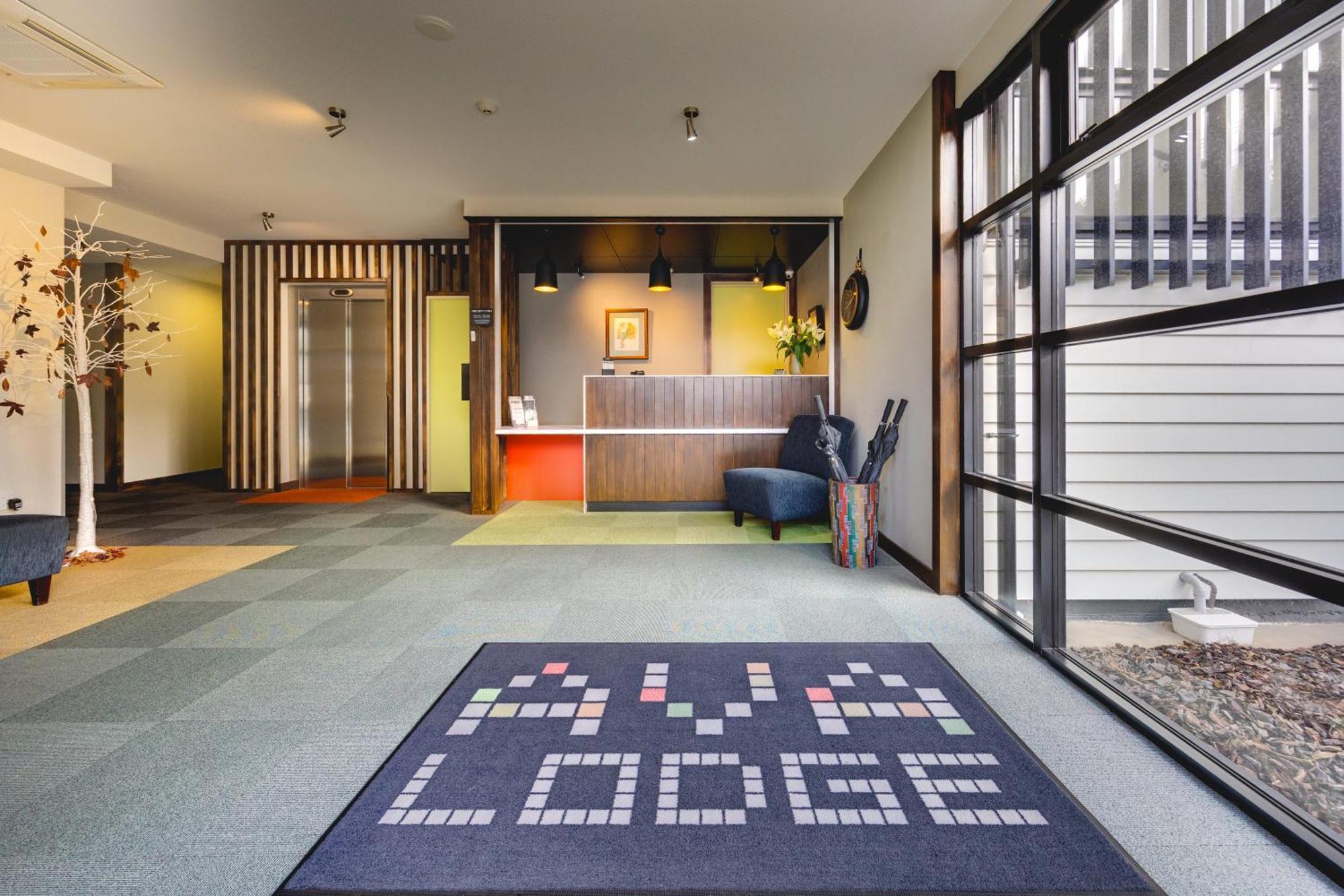 Ava Lodge Лоуър Хът Екстериор снимка
